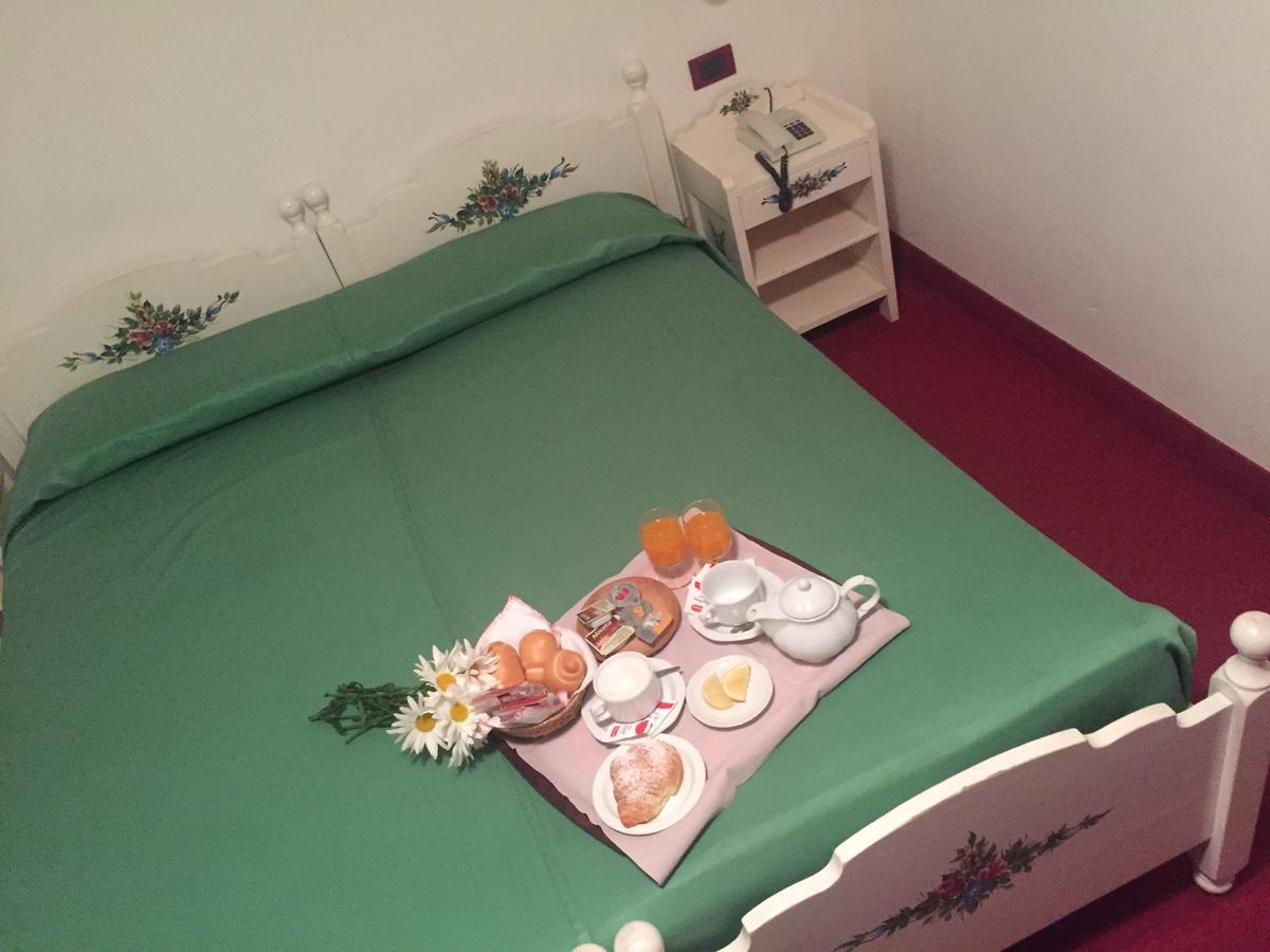 Hotel Tosa Madonna 外观 照片